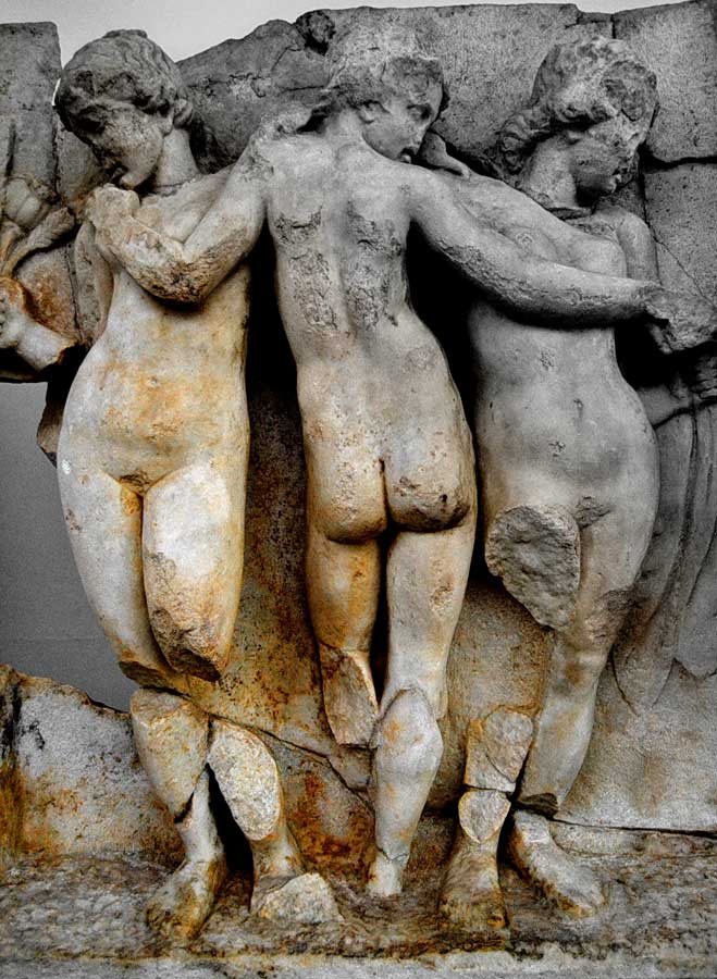 Afrodisias antik kenti müzesi üç güzeller heykeli, Afrodisias fotoğrafları - statue of three beauties Aphrodisias Museum photos