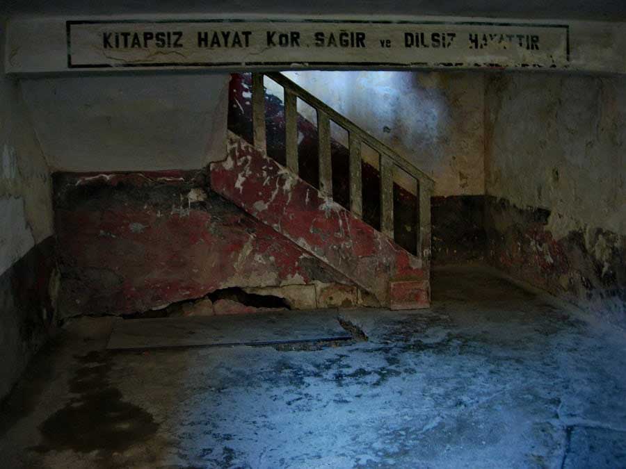 Bakımsız kalan Tarihi Sinop Cezaevi fotoğrafları - life without books, Sinop Historical Prison Photos