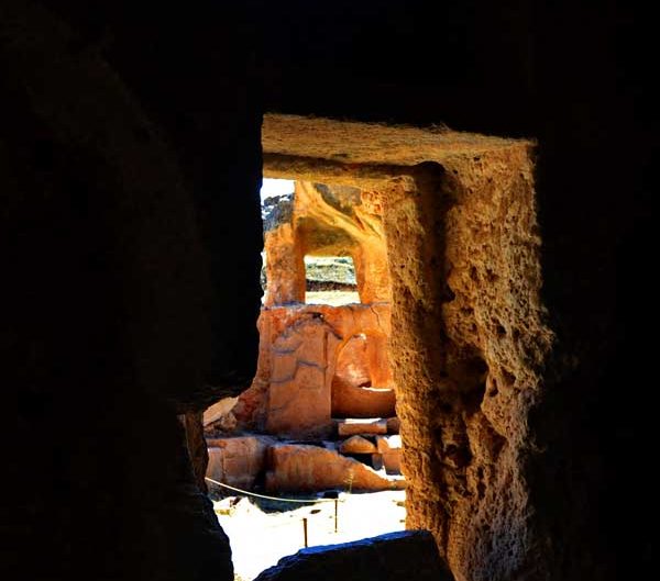Dara Antik Kenti kayadan oyma bina, Mardin Dara antik kenti fotoğrafları - Building carved of rock, Mesopotamian Ruins of Dara photos, Southeast Anatolia Region Turkey
