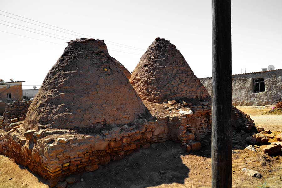Harran konik kubbeli evleri Harran ovası Güneydoğu Anadolu Bölgesi Şanlıurfa fotoğrafları - Harran photos Sanliurfa Southeastern Anatolia Region