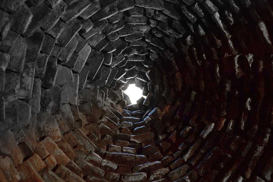 Harran konik kubbeli evleri kubbe içi Harran Şanlıurfa fotoğrafları - Harran is famous for its traditional 'beehive' adobe houses, Harran photos Southeastern Anatolia Region