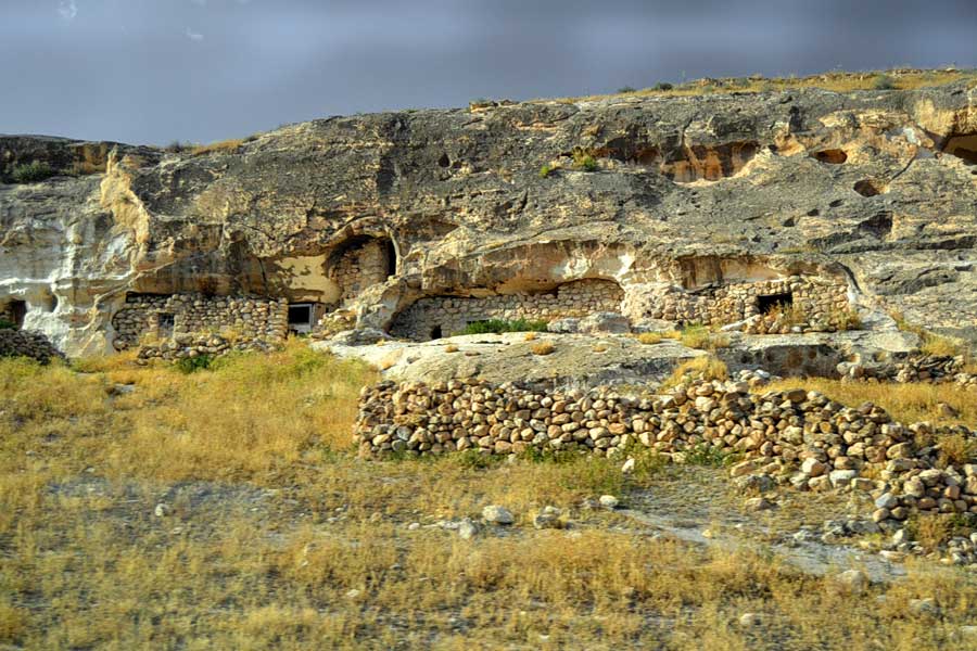 Mardin mağaraları fotoğrafları - Southeastern Anatolia caves at Mardin