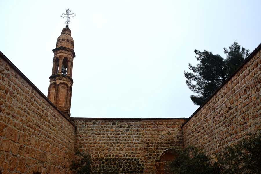 Mor Gabriel Manastırı çan kulesi, Midyat fotoğrafları - Mor Gabriel Monastery bell tower, Southeastern Anatolia Mardin photos Turkey
