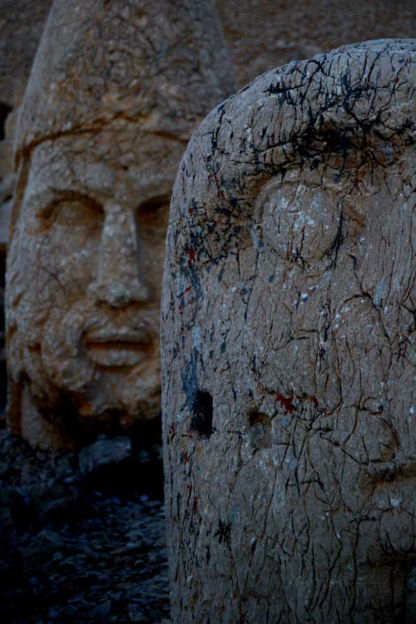 Nemrut Dağı Milli Parkı heykelleri Adıyaman - Head sculpts, Mount Nemrut National Park photos Southeast Anatolia region Turkey