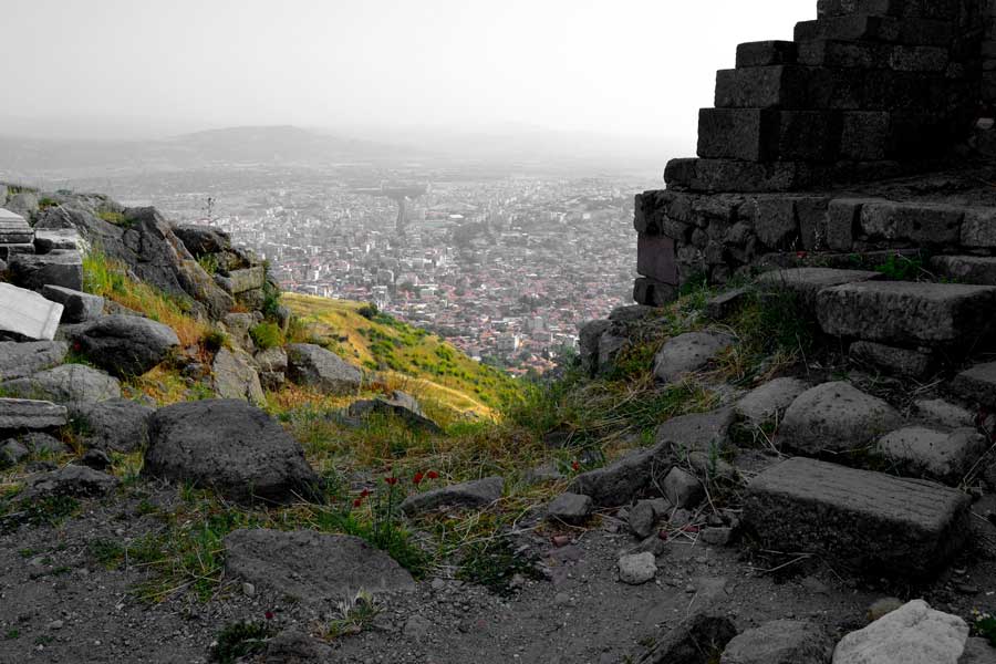 Pergamon antik kenti fotoğrafları, Pergamon antik kenti Akropolisten şehre bakış - View of town from Acropolis, Pergamon photos
