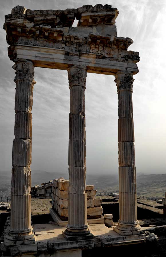 Pergamon antik kenti fotoğrafları Trajan tapınağı - Trajaneum, Pergamon ancient city photos