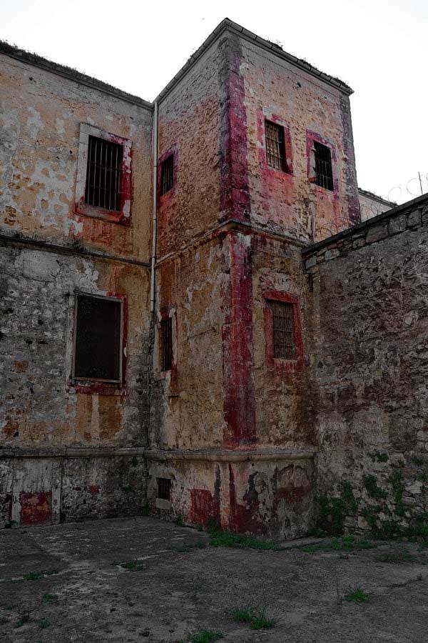 Tarihi Sinop Cezaevi fotoğrafları - walls that show the traces of history, Sinop Historical Prison photos