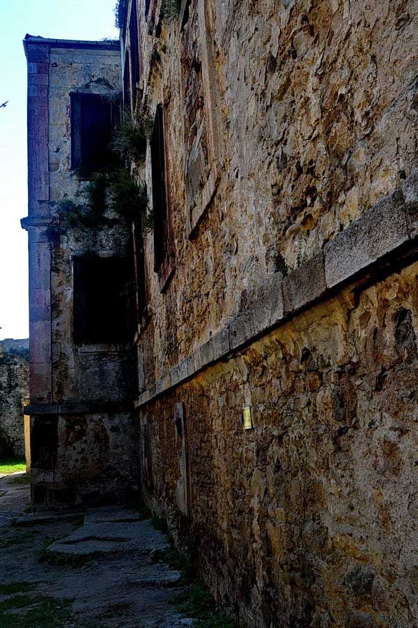 Tarihi Sinop Cezaevi fotoğrafları - walls that show the traces of history, Sinop Historical Prison photos
