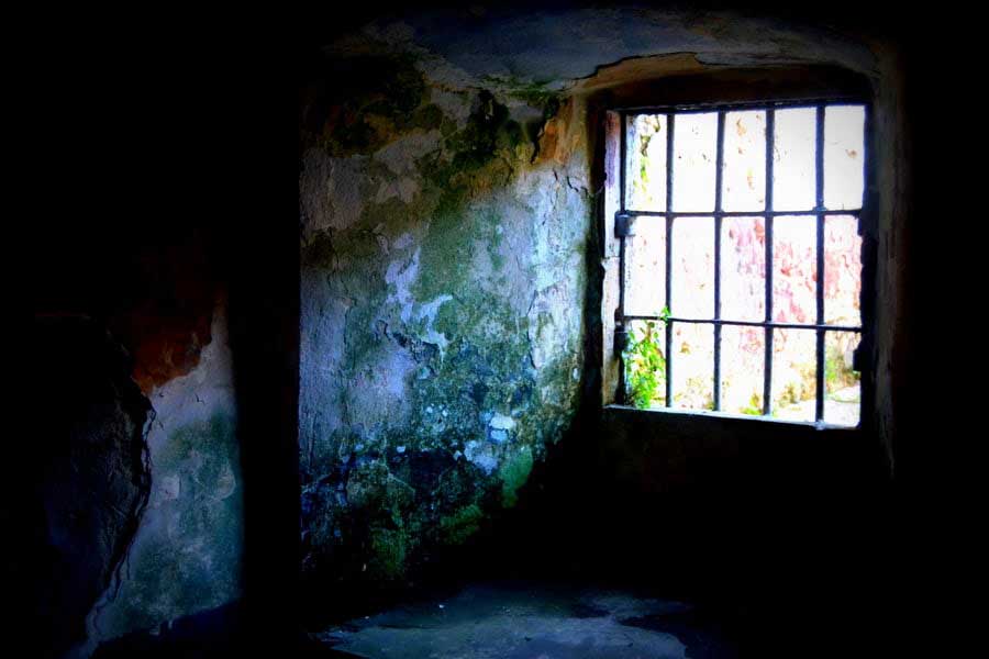 Sinop Cezaevi zindanı, Tarihi Sinop Cezaevi fotoğrafları - longing for the sun, Sinop Historical Prison Photos
