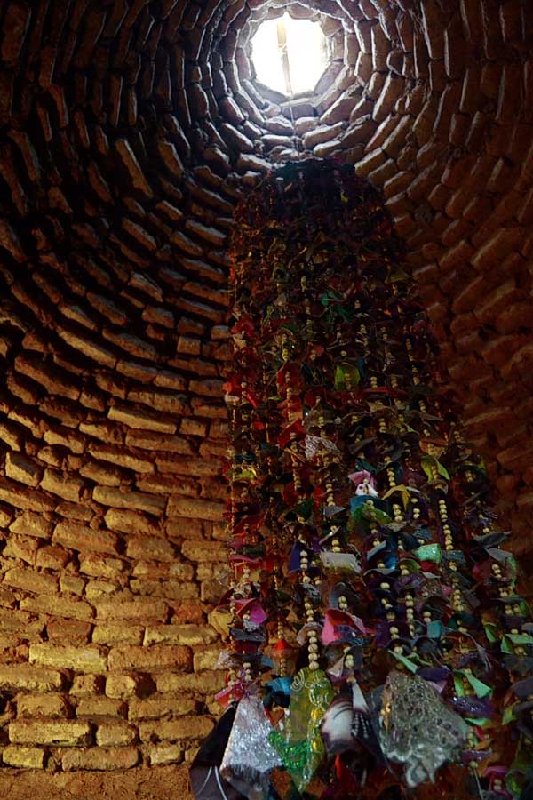 Şanlıurfa Harran konik kubbeli evleri kubbe içi, Harran fotoğrafları - Harran is famous for its traditional 'beehive' adobe houses, Harran photos Southeastern Anatolia Region