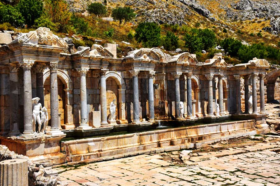 Akdeniz bölgesi Sagalassos antik kenti Antoninler çeşmesi - Antonine nymphaeum, Turkey