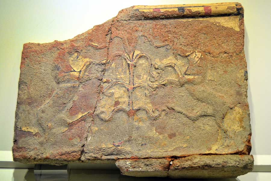Alacahöyük müzesi eserleri kabartmalı kap parçası, Çorum - Alacahöyük museum ancient monument, relief vessel fragment, Turkey