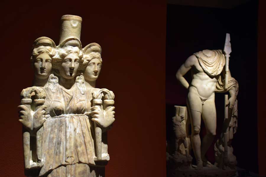 Antalya Müzesi fotoğrafları Hekate heykeli - Antalya Archaeological Museum Hecate statue