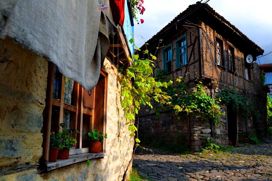 Bursa Cumalıkızık fotoğrafları tarihi geleneksel Cumalıkızık köyü evleri - Marmara region Bursa, Historical typical Cumalikizik Village houses