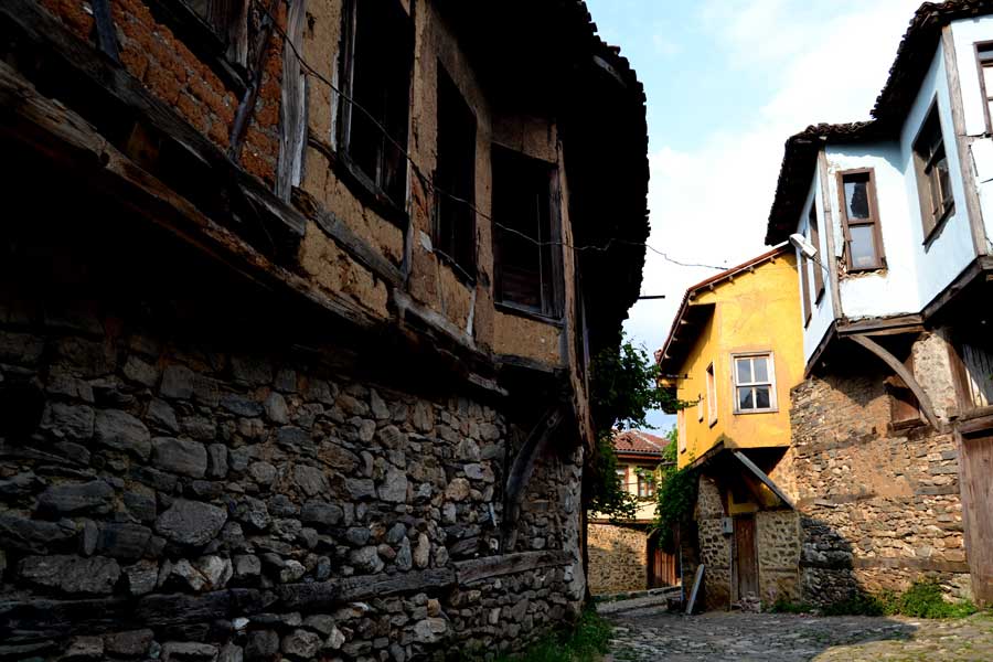 Cumalıkızık fotoğrafları tarihi Cumalıkızık Osmanlı köyü sokakları - Street of historical Cumalikizik Village