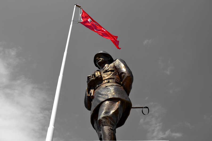 Gelibolu Conkbayırı Atatürk heykeli - Atatürk sculpture Conkbayiri Gallipoli photos