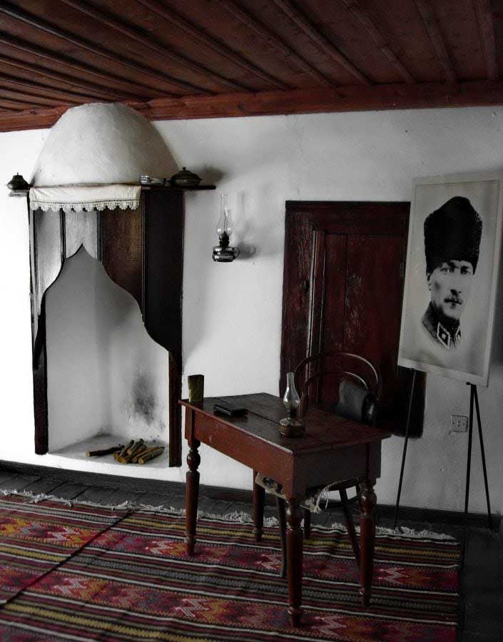 Gelibolu fotoğrafları Bigalı Köyü Atatürk evi (restore edilmeden önce) - Gallipoli photos Ataturk's home in Bigalı village (before restoration)