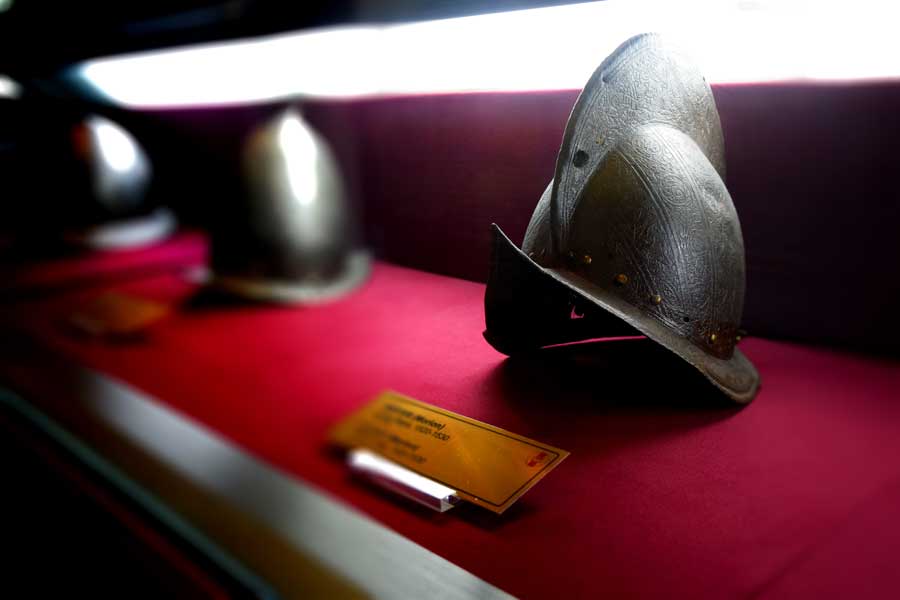 Harbiye Askeri Müzesi eserleri Miğfer (Morion) 16.yy. - Helmet (Morion) 16th Century, Istanbul Military Museum