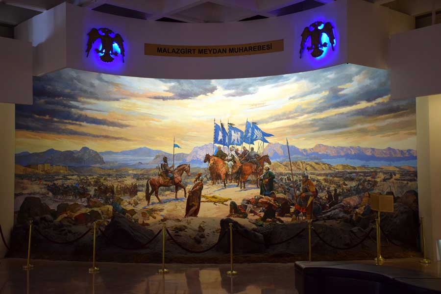 Harbiye Askeri müzesi Malazgirt meydan muharebesi canlandırması - Istanbul Military Museum battle of Manzikert animation