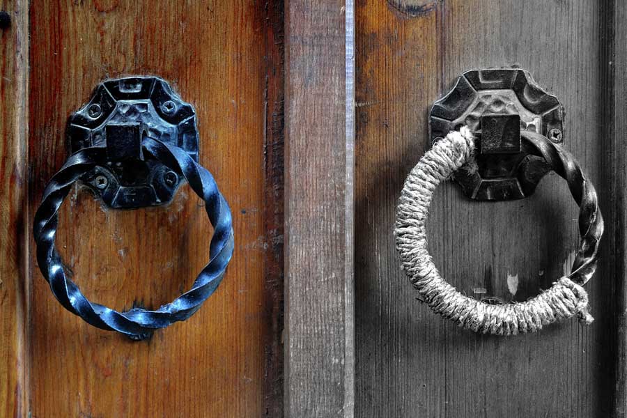 Tarihi Cumalıkızık Köyü fotoğrafları ev kapı halkaları - Door handle of Historical Cumalikizik houses