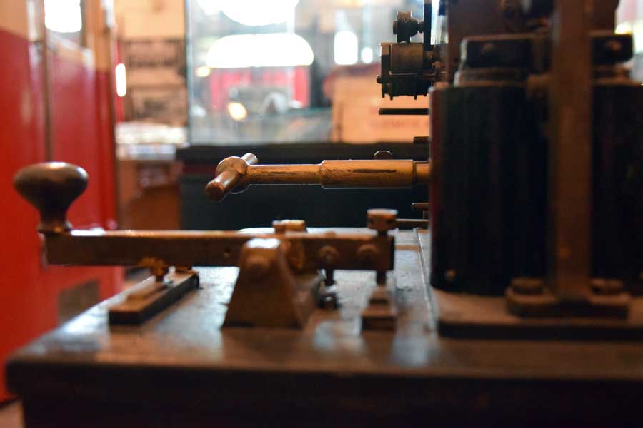 İstanbul Demiryolu Müzesi 19.yy'a ait telgraf makinesi - Telegraph machine, 19th century, Istanbul Railway Museum