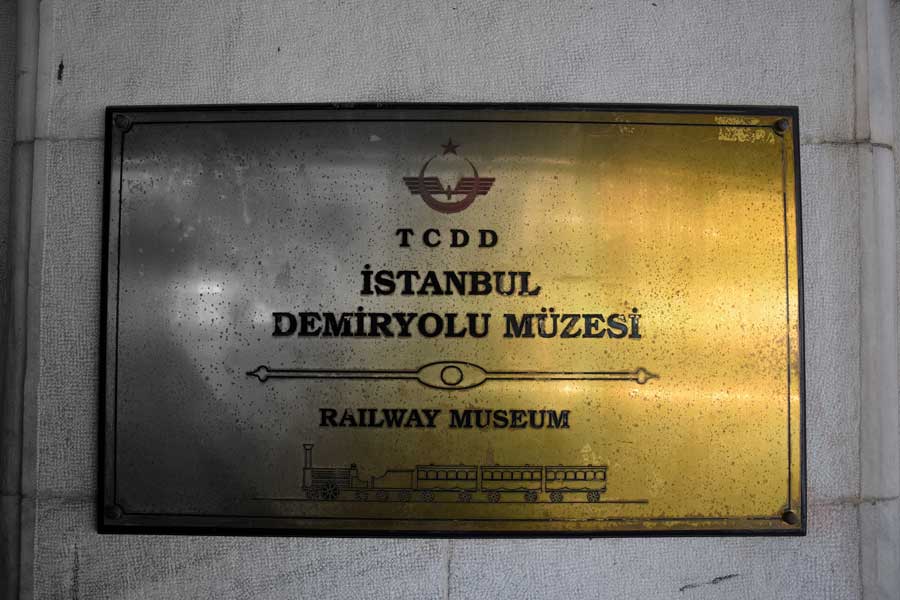 İstanbul Demiryolu Müzesi fotoğrafları giriş levhası - Istanbul Railway Museum