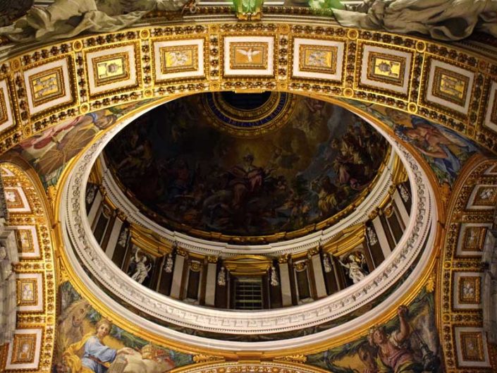Aziz Petrus Bazilikası fotoğrafları San Pietro Bazilikası gösterişli kubbe içi - Rome Vatican St. Peter's Basilica dome (Basilica di San Pietro)