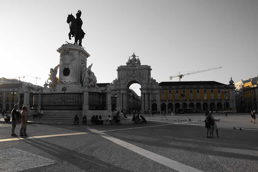 Lizbon gezilecek yerler Ticaret Meydanı - Lisbon Trade Square