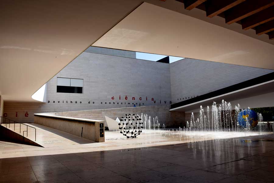Lizbon görülmesi gerekli yerler Bilgi pavyonu binası - Lisbon Pavilion of Knowledge (Pavilhao do Conhecimento)