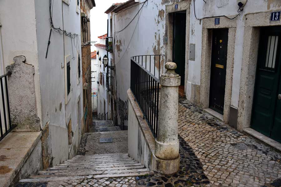Lizbon tarihi dar sokakları - Lisbon photos historic narrow streets