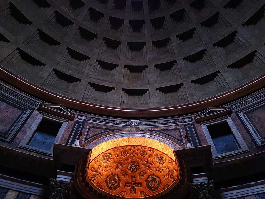 Pantheon kubbe fotoğrafları kasetli beton kubbe ve kubbe kasnağı pencereleri - Rome Pantheon coffered concrete dome and dome ring windows