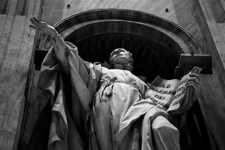Roma Vatikan Aziz Petrus Bazilikası veya San Pietro Bazilikası heykelleri - Rome Vatican statues of St. Peter's Basilica (Basilica di San Pietro)