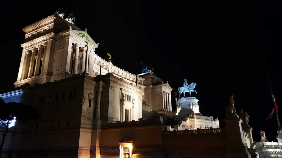 Roma gezilecek yerler Roma Vittorio Emanuele II Abidesi - Rome Monument of Vittorio Emanuele II (Altare della Patria)