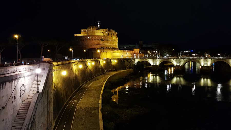 Roma gezilecek önemli yerler Sant'Angelo Kalesi - Rome Castel Sant Angelo