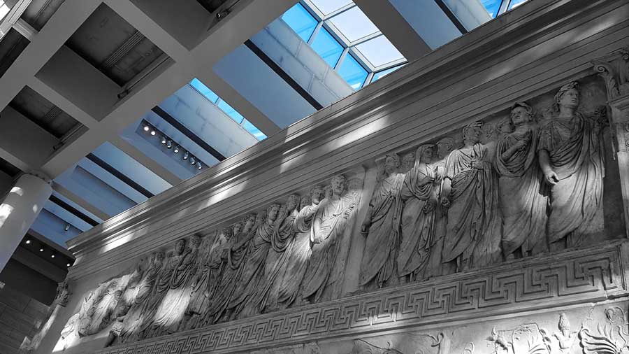 Roma gidilmesi gerekli müzeler Ara Pacis Müzesi sunak kabartmaları - Rome Ara Pacis Museum altar's relief