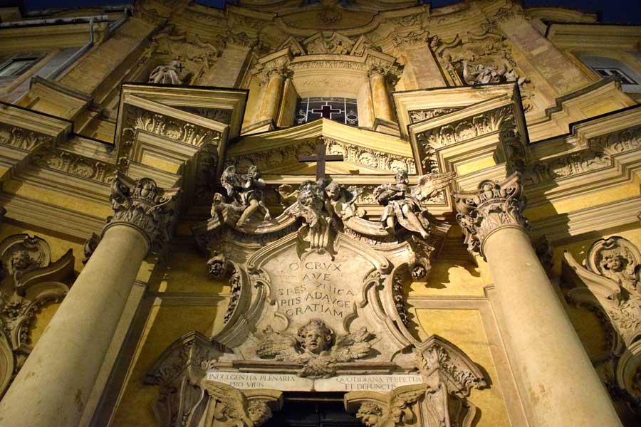 Roma gezilecek yerler ve önemli anıtsal yapılar Magdalalı Meryem Kilisesi - Rome Church of Santa Maria Maddalena (Chiesa di Santa Maria Maddalena)