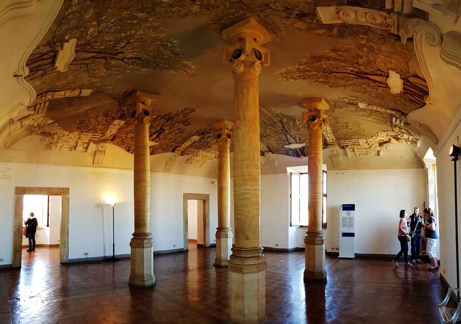 Roma önemli mimari yapılar Sant'Angelo Kalesi dolambaçlı oda ve tavan resmi - Rome Castle Sant Angelo la sala rotonda