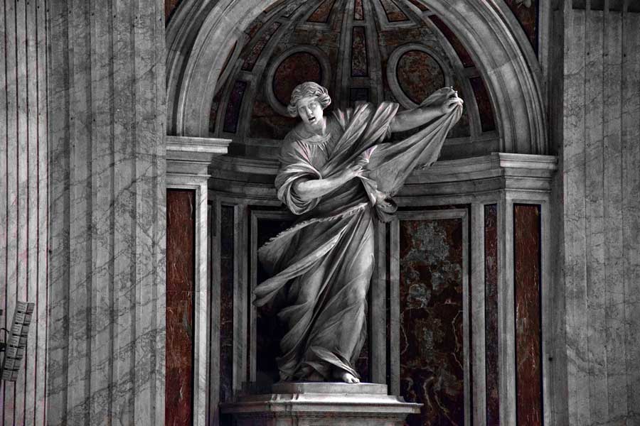 Aziz Petrus Bazilikası Bilgileri, Tarihi, Eserleri ve Meydanı