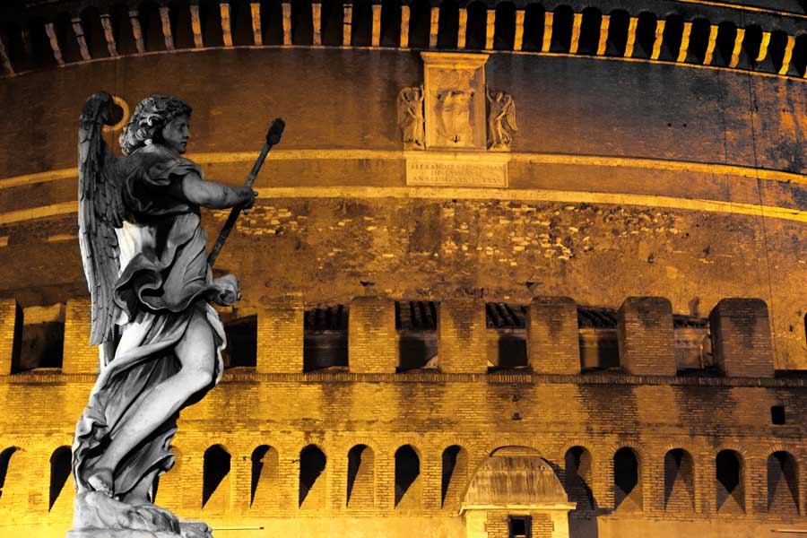 Sant'Angelo Kalesi ve Melekler köprüsü Bernini heykeli - Rome Castle Sant Angelo and Angels Bridge's statue