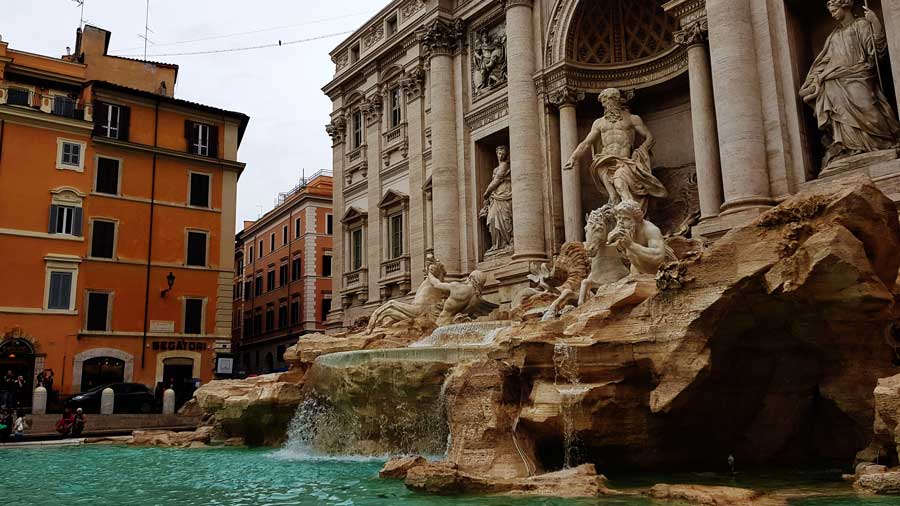 Trevi çeşmesi fotoğrafları - Rome Trevi fountain and statues