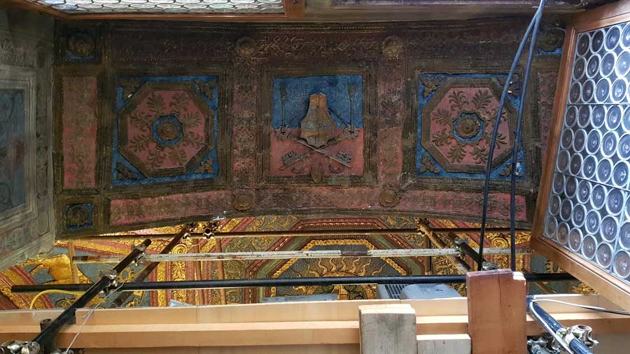 Vatikan müzeleri arması ve orijinal tavan işlemeleri - Vatican museums original ceiling decoration and coat of arms