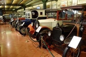Rahmi M. Koç Müzesi antika arabalar salonu - Rahmi M. Koc Museum antique cars hall