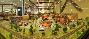 İstanbul Rahmi Koç Müzesi Zeki Alasya diorama restorasyon çalışması - Zeki Alasya's train and place diorama