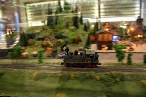 İstanbul Rahmi Koç Müzesi Zeki Alasya dioraması - Zeki Alasya's train and village diorama