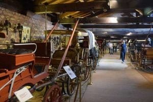 İstanbul Rahmi M. Koç Müzesi kağnılar ve faytonlar - Rahmi M. Koc Museum phaetons and tumbrel