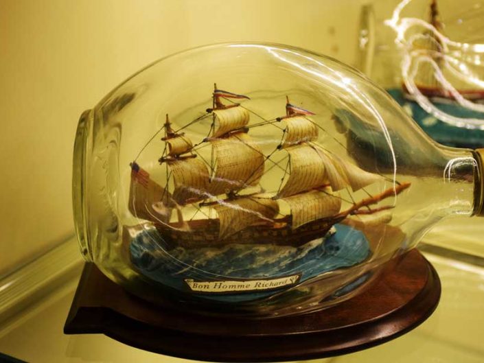 İstanbul Rahmi M. Koç Müzesi şişe içinde gemi maketi - Rahmi Koc Museum ship in the bottle model