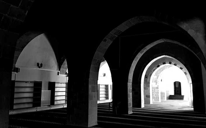 Eski Malatya tarihi Ulu Cami içi ve kemerleri fotoğrafları - Interior arches of the historical Malatya Great Mosque