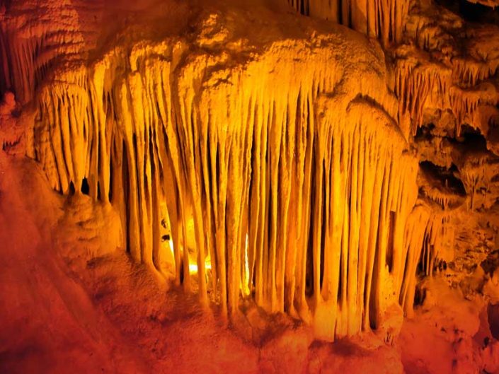 Ballıca mağarası Büyük Damlataşlar salonu sarkıtları - Ballica cave stalactites of the Dripstones hall