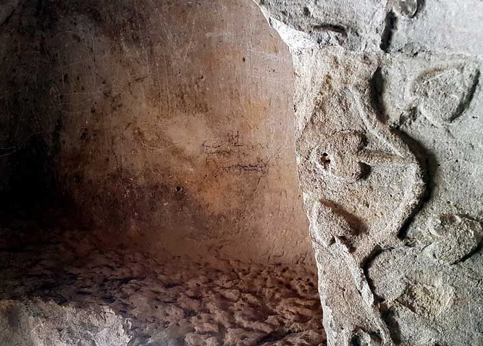 Malatya Onar Köyü Roma dönemi kaya mezarları kabartmaları - Malatya Onar Village Roman Period rock tombs reliefs