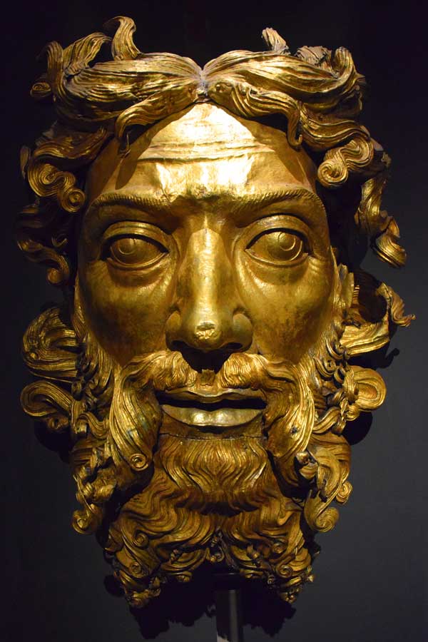 Milano Katedrali Müzesi Baba Tanrı büstü yapım yılı 1416-1425 Milano Katedrali Müzesi Baba Tanrı büstü yapım yılı 1416-1425 - Museum of Milan Cathedral God the Father